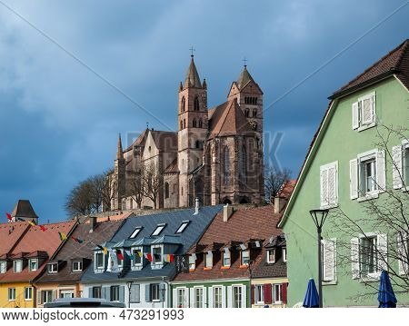 Breisach Am Rhein, Germany - February 22, 2023: Historic Town Of Breisach With A View Of The Houses 