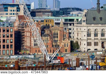 London - November 13, 2022: Explore The Civil Engineering Feats Taking Place On The River Thames Wit