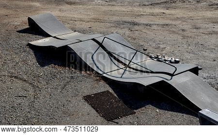 Modular Pumptrack Made Of Composite Material, Instead Of Pedaling And Bouncing To Move Bicycles, Sco