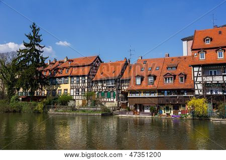 Bindingsværkshuse på en Bank af Stream i Bamberg, Tyskland.