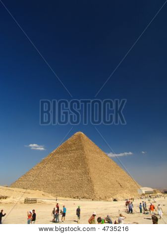 Sky pyramida
