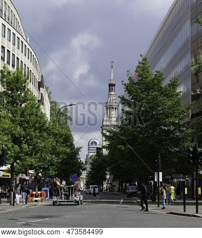 London - 05 07 2022: View Of The Cheapside Opposite St Paul's Cathedral