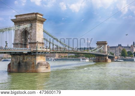 Breathtaking Daily Scene With  Széchenyi Chain Bridge Over Danube River. Location: Budapest City, Hu