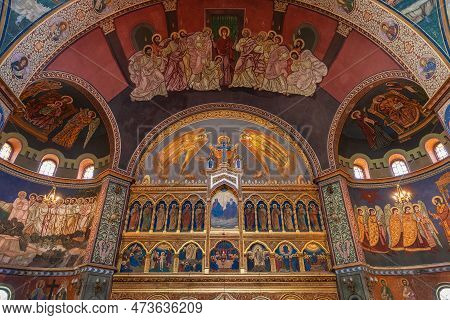​​sibiu - Romania. July 17, 2022: Iconostasis And Kliros Of Romanian Orthodox Holy Trinity Cathedral