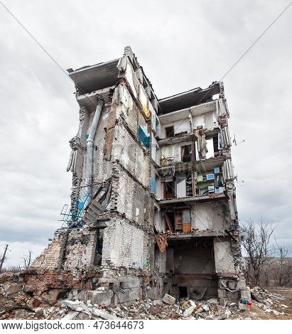 View Of An Apartment Block Destroyed In An Explosion Caused By Rocket Fire In Izyum, Kharkiv Reg. Uk