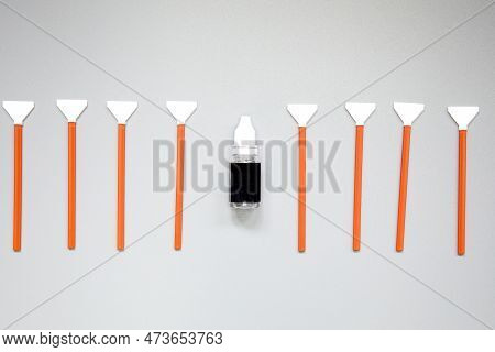Sensor Cleaning Kit, Layout Of Cleaning Kit For Digital Cameras, Cleaning Sensor With Small Brush An
