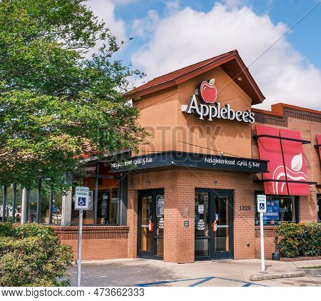 Harahan, La - March 23: Applebee's Restaurant At The Elmwood Shopping Center In Harahan On March 23,