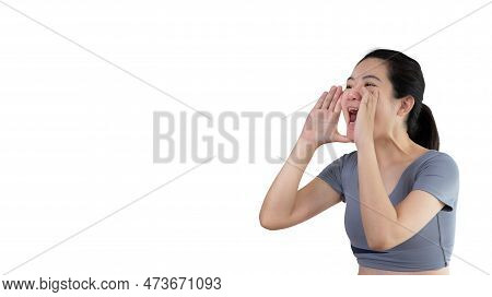 Announce The Good News, Asian Woman Shouting For Attention Or Calling For Attention, Hurry Up And Se
