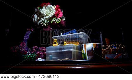 Strobist Lighting Art Decoration With Clutter Objects