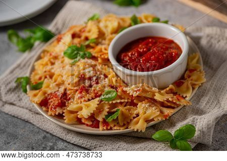 Homemade Pasta With Marinara Sauce