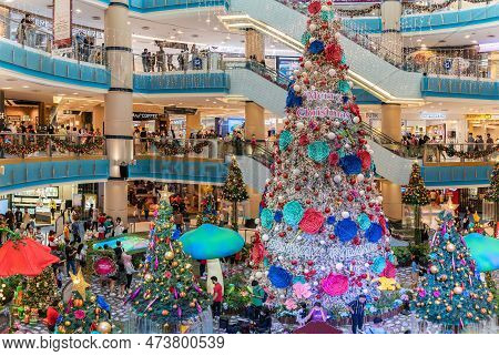 Kuala Lumpur,malaysia - March 19,2023 : Beautiful Christmas Decoration In Sunway Pyramid Shopping Ma