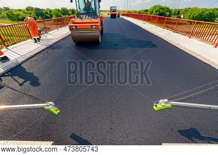 Ultrasonic Grade, Slope, Non-contact Sensor, (multiplex) Sensing Positioning, And Correcting The Mea