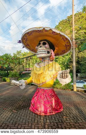 San Jose, Costa Rica - December 19, 2022: Day Opf Dead Figure In Costa Rica With Big Mexican Hat And