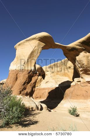 Metate Arch