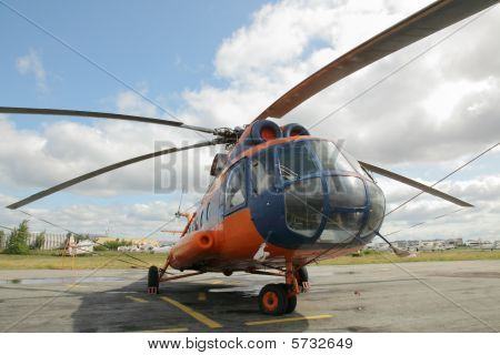 Helikopter MI 8