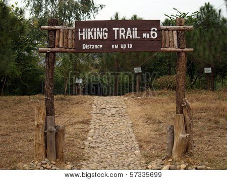Awesome hiking track indicator