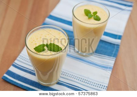 Mango Lassi Smoothie
