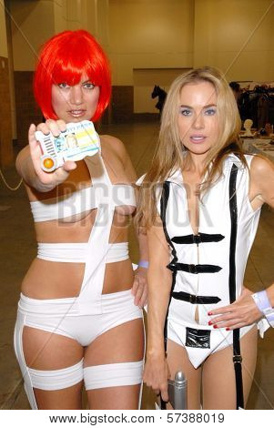 Rena Riffel as Leeloo from 
