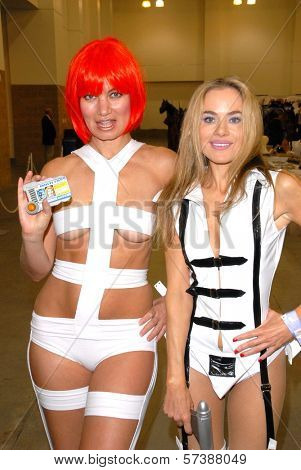 Rena Riffel as Leeloo from 