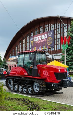 Crawler Tractor Belarus 2103