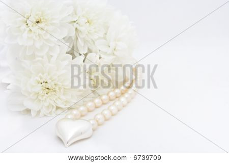 Chrysanteum, kalp ve inci