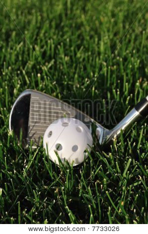 Hvid plast Wiffle bolden og Golf Club