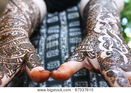 Heena Is On Both Hands