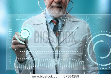 doctor with futuristic healt hologram