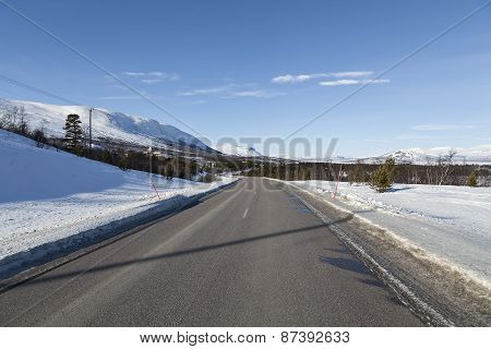 Road to the mountain