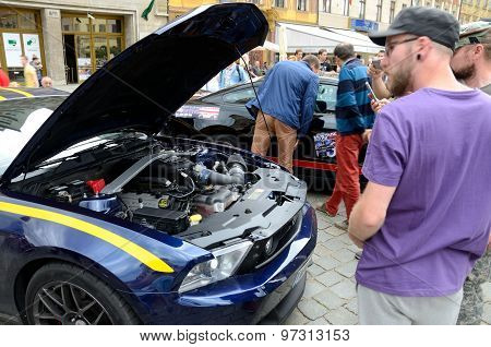 Ford Mustang Race