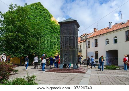 Tourists Are Near Sculpture 