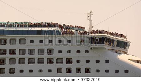 Venice, Ve - Italy. 14Th July, 2015: Huge Cruise Ship In The Canale Della Giudecca With Many Tourist