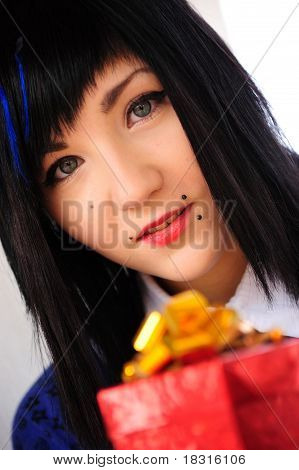 brunette ตาสีฟ้า