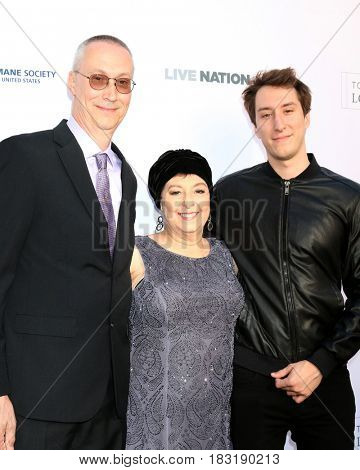 LOS ANGELES - APR 22:  Bud Grimmie, Tina Grimmie, Marcus Grimmie at the 2017 The Humane Society Gala at Parmount Studios on April 22, 2017 in Los Angeles, CA