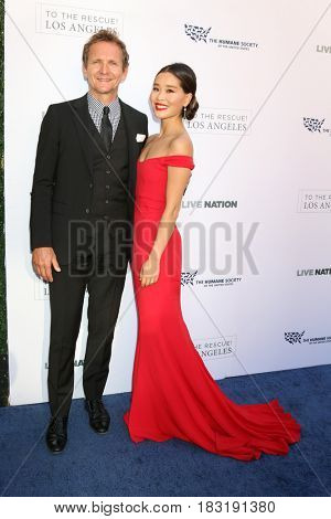 LOS ANGELES - APR 22:  Sebastian Roche, Alicia Hannah at the 2017 The Humane Society Gala at Parmount Studios on April 22, 2017 in Los Angeles, CA