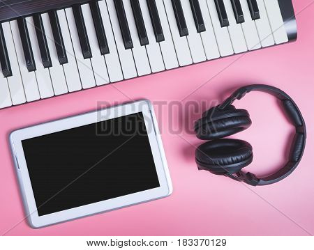 Blank tablet screen for muscian application program