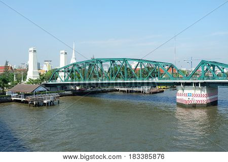 Phra Phuttha Yodfa Bridge It is landmark of Bangkok Thailand.