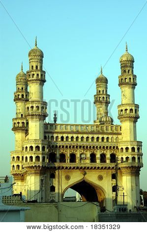 Charminar edificio in una sera di fine estate