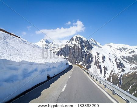 Pass Road Of Nufenen-novena