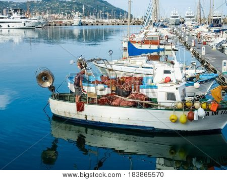 Fisherman System Networks On The Small Boat