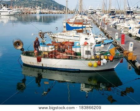Fisherman System Networks On The Small Boat