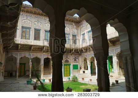 Mandawa, India - March 31, 2007: Inner Yard Of A Historical Haveli In Mandawa, India.