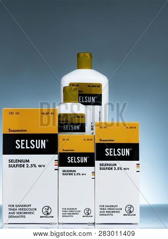 Chonburi, Thailand-october 27, 2018 : Selsun Suspension. Selenium Sulfide 2.5% Shampoo For Dandruff 