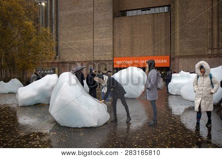 Ice Watch By Olafur Eliasson : Giant Ice Blocks From Greenland Installed Outside Tate Modern Art Gal