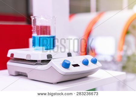 Automatic Digital Stir Or Magnetic Stirrer Vortex Mixer Device Of Lab For Solution Liquid In Beaker 