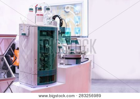 Advanced Ion Chromatography Device Of Lab For Separation Of A Mixture By Passing It In Solution Or S
