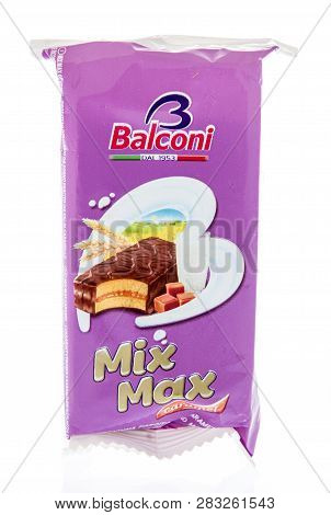 Winneconne, Wi - 5 February 2019: A Package Balconi Mix Max Cake Bar On An Isolated Background
