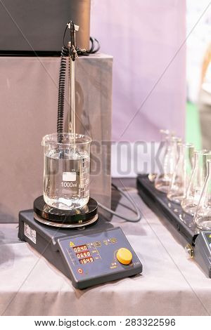 Automatic Stir Or Magnetic Stirrer Vortex Mixer And Heating Device Of Lab For Solution Liquid In Bea