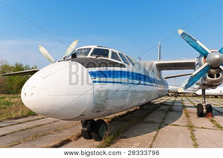 Antonov An-24 plano