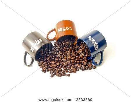 Šálků kávy zrnkové kávy